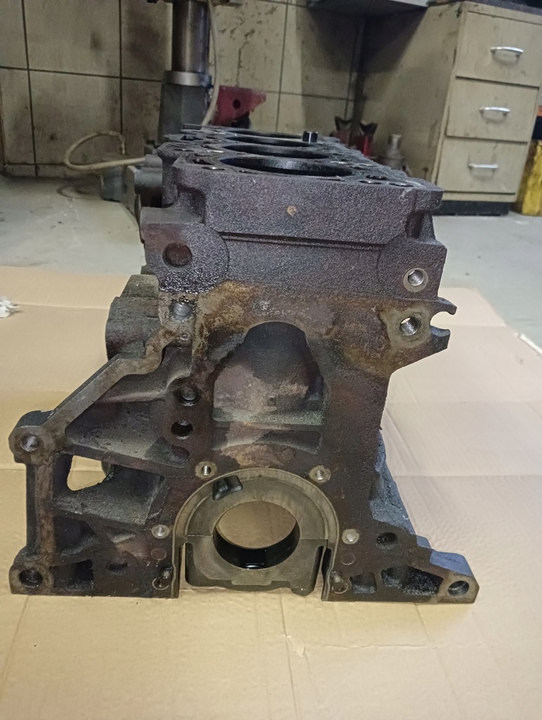 фото №10, Блок двигателя vw audi skoda 1.6 tdi i 03l021bl cay