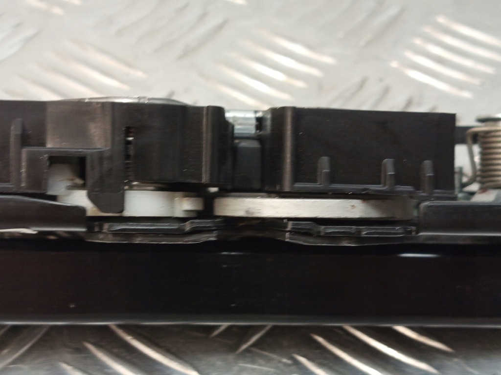 фото №13, Bmw g26 замок механизм доводчик крышки багажника 7430626 9463391