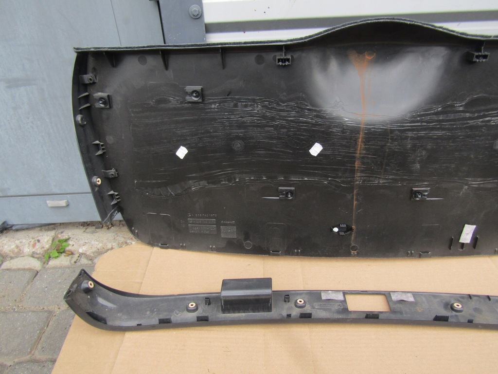 фото №12, 7 mercedes w203 kombi оббивка кришки багажника + захист замка