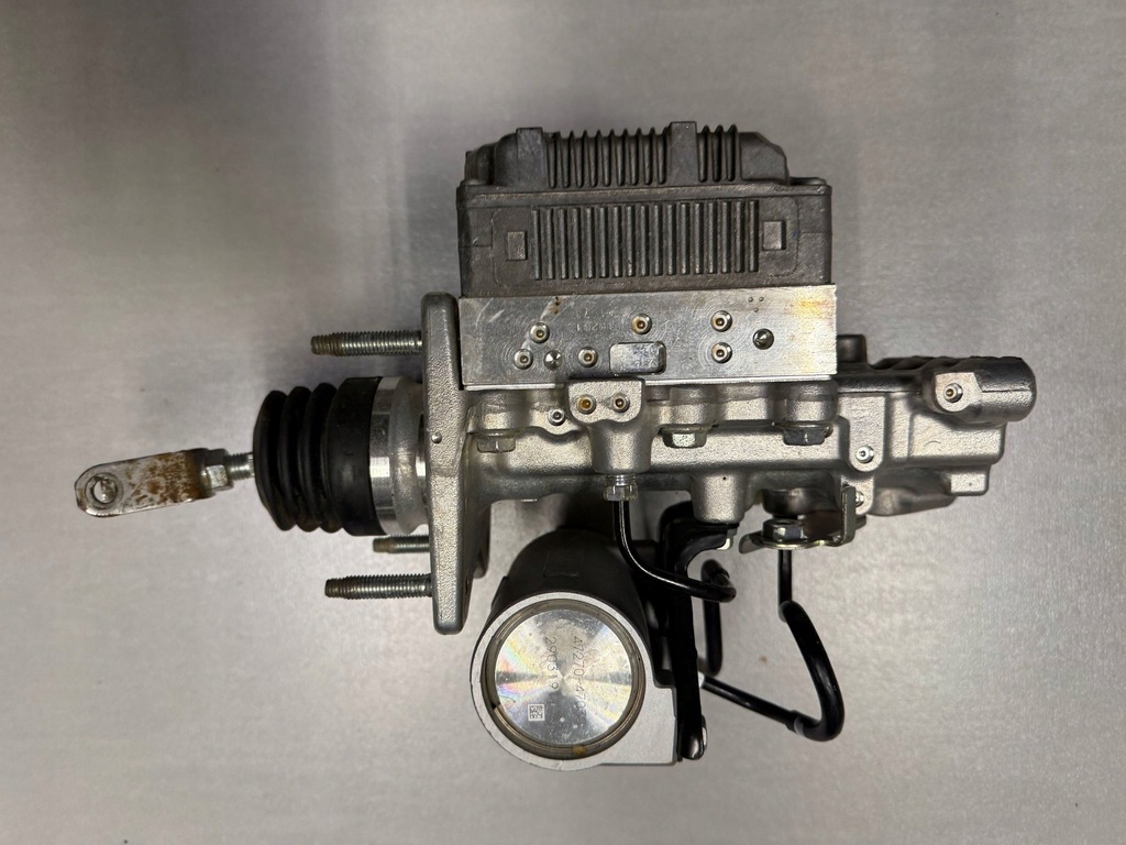 фото №1, Toyota prius plus + насос abs тормозная 47270-47030