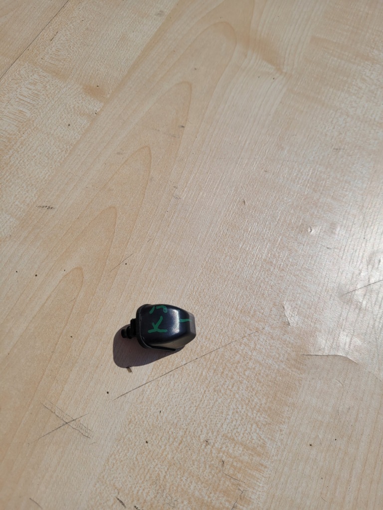 фото №1, Jeep grand cherokee kj насадка распылителя задняя