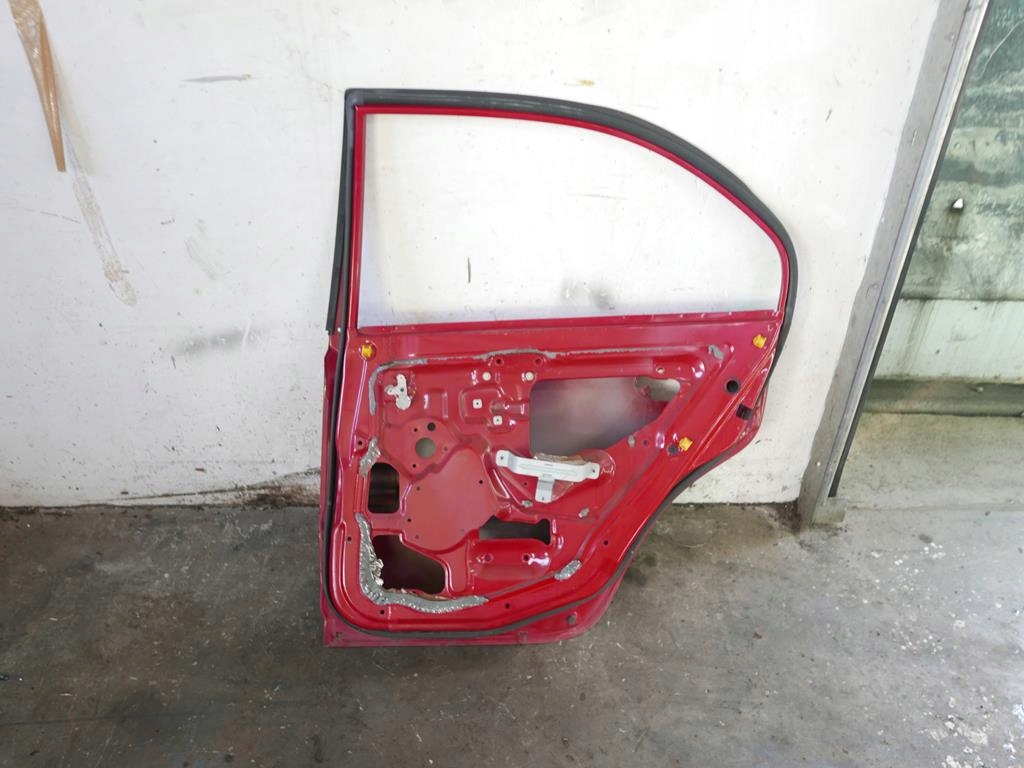 фото №11, Дверь правое задняя задние r43 mitsubishi carisma i hb
