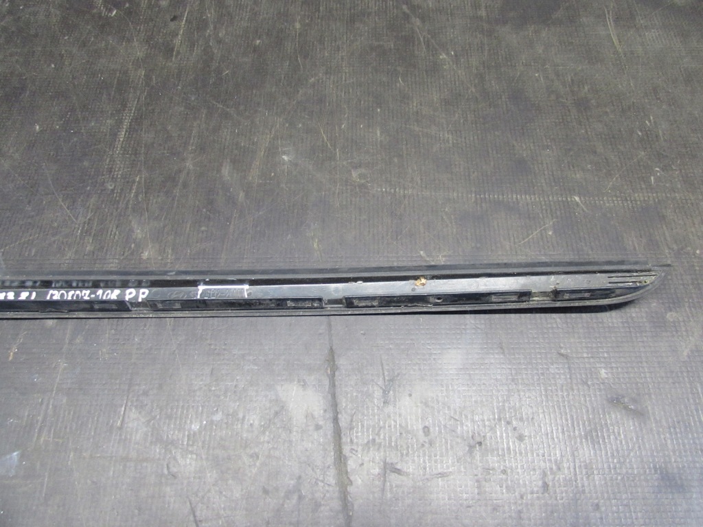 Накладка  стекло лобовое правый  передок  hyundai i30 07-10r 86132-2l000 Цена