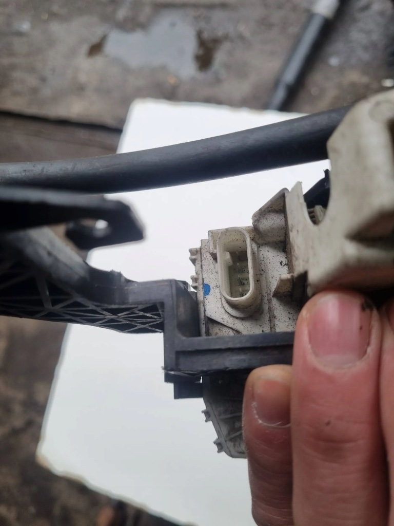 фото №6, Chrysler sebring замок дверь правый перед 4pin