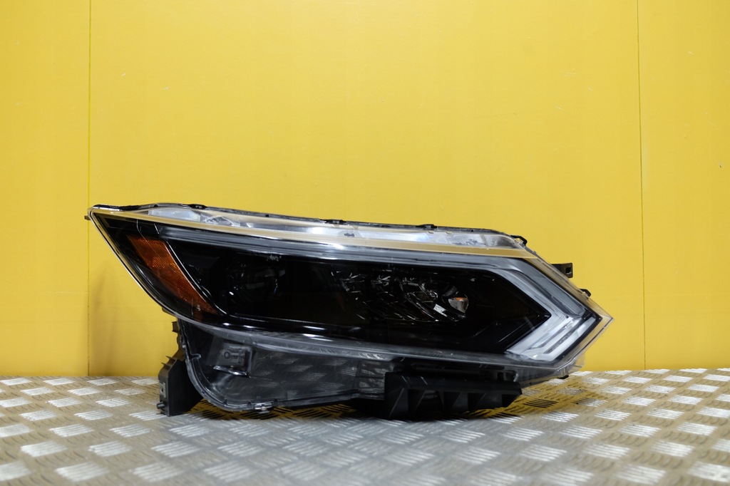 фото №1, Nissan qashqai rogue sport lift 2017- фара лампа full led czarna r usa