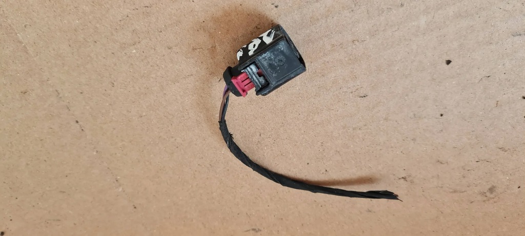 фото №1, A4 b9 8w штекер колодка соединитель 4h0973712b a5 8w