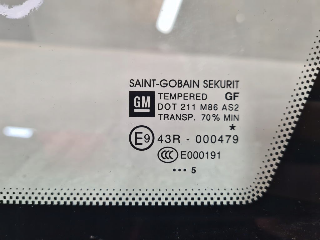 Стекло стекло кузовная левая opel corsa e Доставка