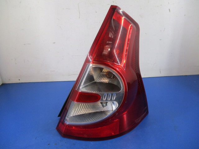 фото №1, Dacia sandero i лампа задня права оригінал