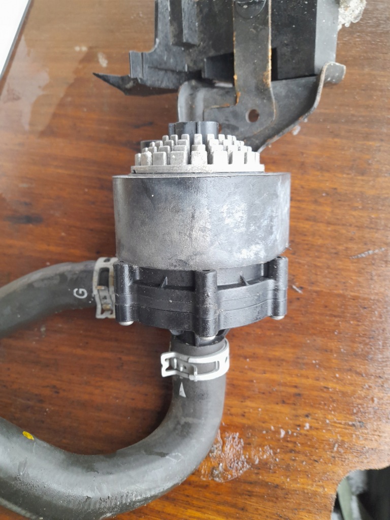 фото №1, Nissan e-nv200 env200 leaf ii електрик помпа wody додаткова