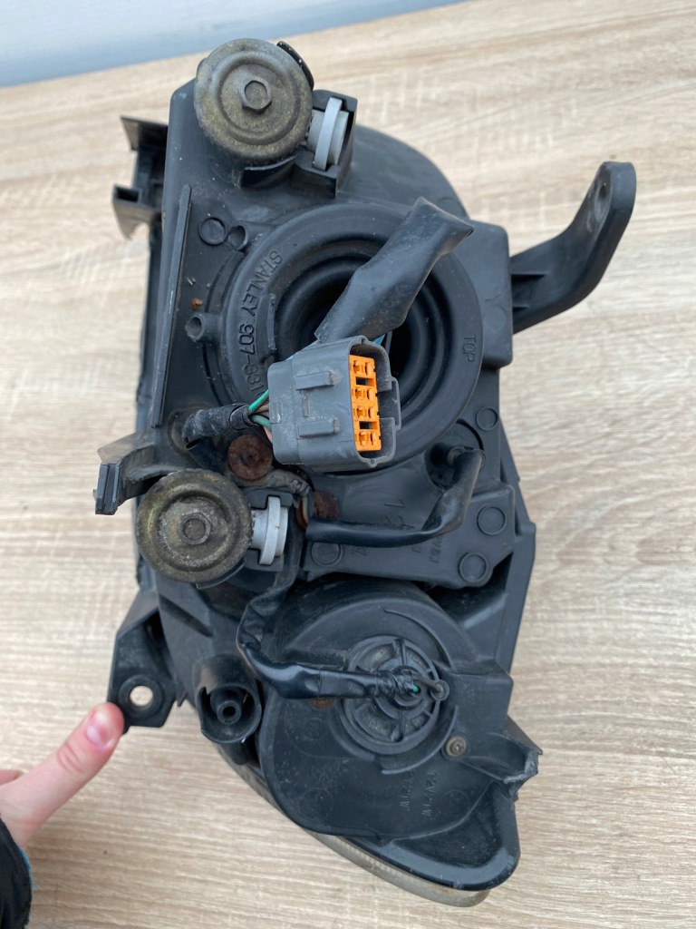 Фара фара правий перед mazda 2 2 1 5d hb + вкладиш - 3m71-13w029-ag Зі Шроту