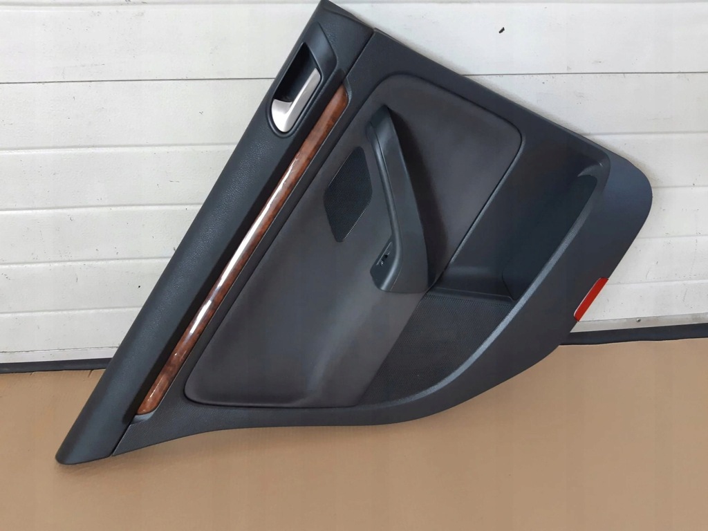 фото №1, Оббивка обшивка двері лівий задня vw jetta 1k5867211