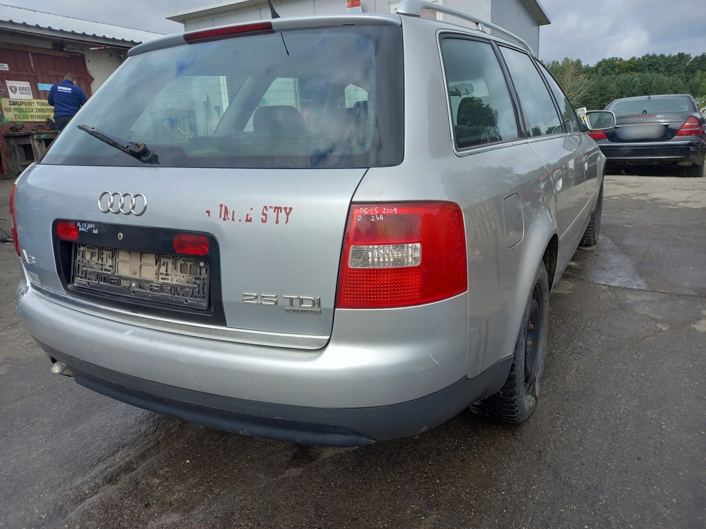 фото №8, Audi a6 c5 lift накладка кришки багажника задня kombi