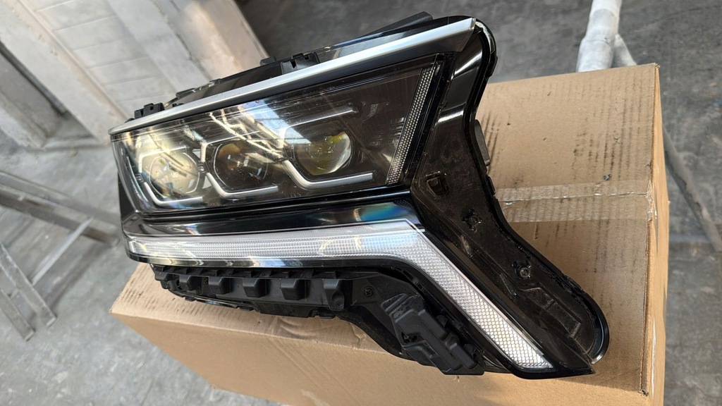 фото №7, Kia sorento 2021- лампа права перед