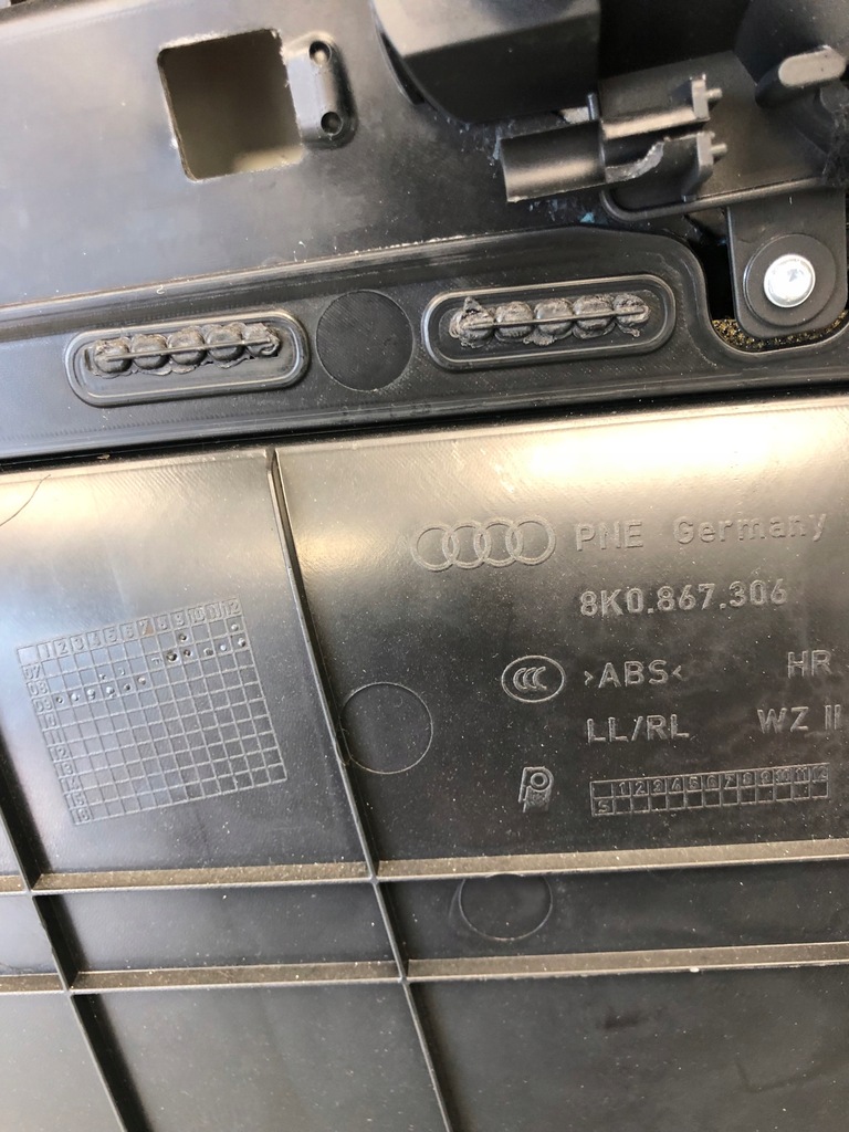 фото №9, Обшивка двері правий задня alcantara audi a4 b8