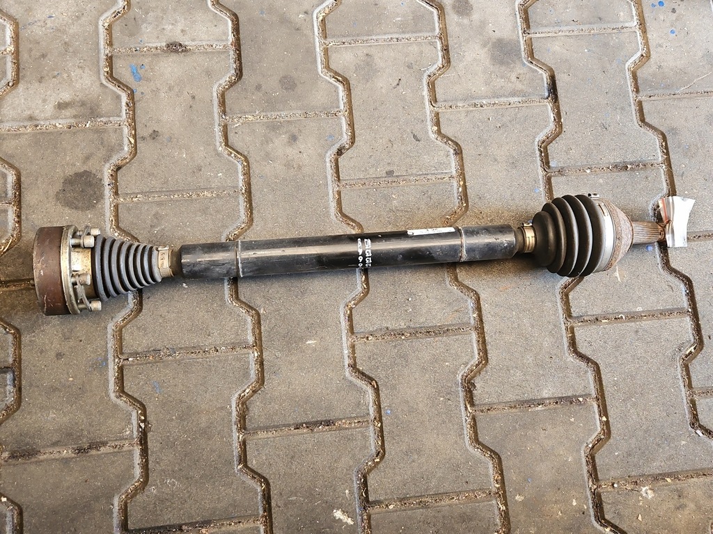фото №1, Приводной вал перед правая skoda rapid 1.4 tdi механическая коробка передач 2016r