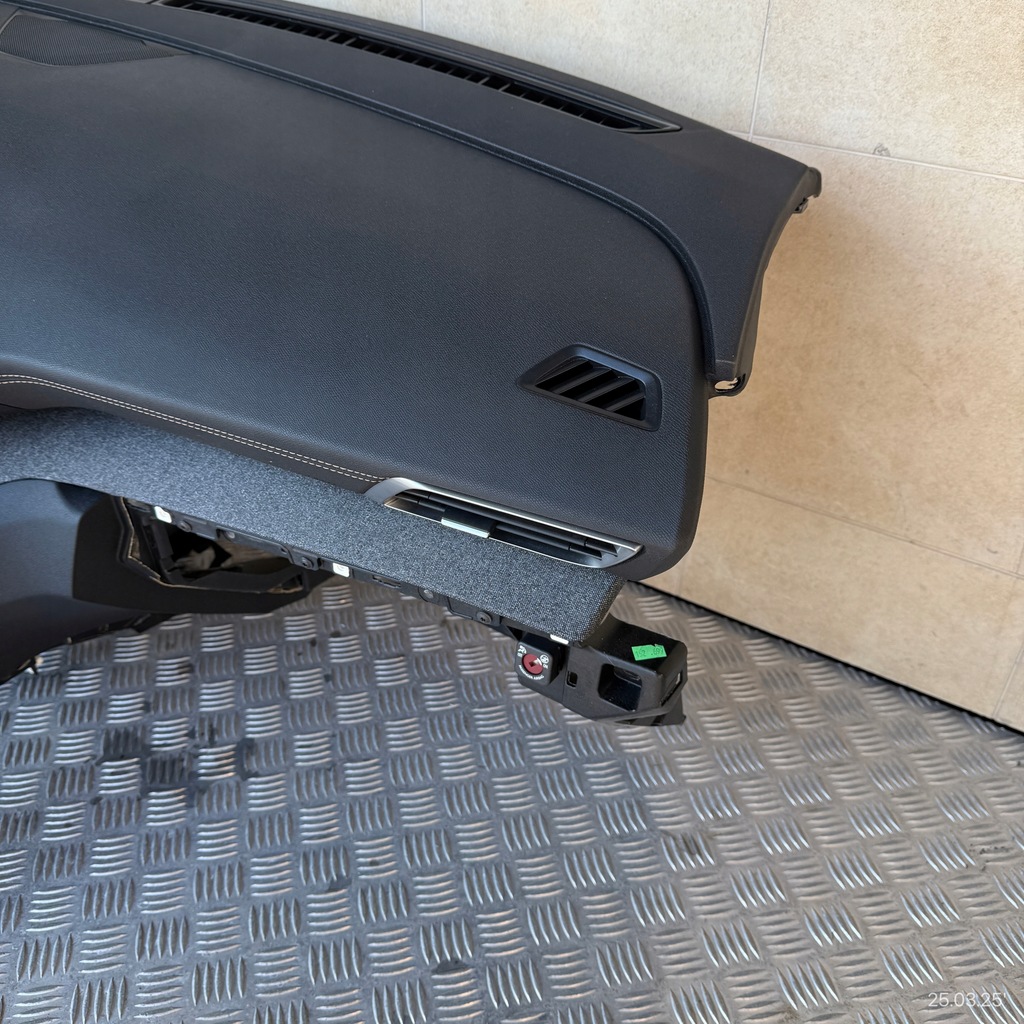 фото №10, Панель приладів комплектна подушка безпеки консоль ремені панель приладів peugeot 3008 ii gt-line nić