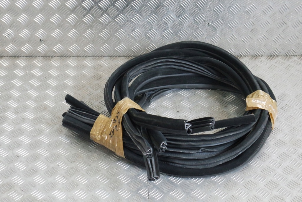 фото №1, Прокладка двері перед mercedes w217 a2176970000