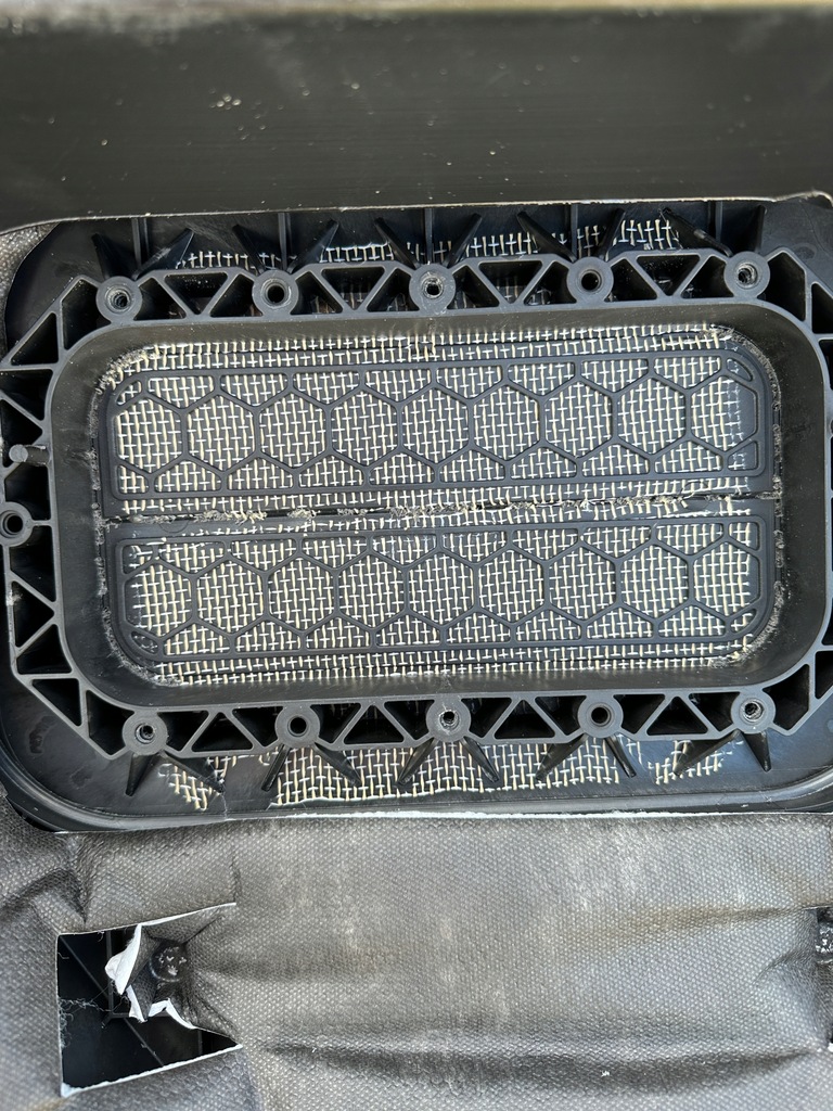 фото №9, Bmw 2 f45 f46 приборная панель приборная консоль hud оригинал резиновый элемент