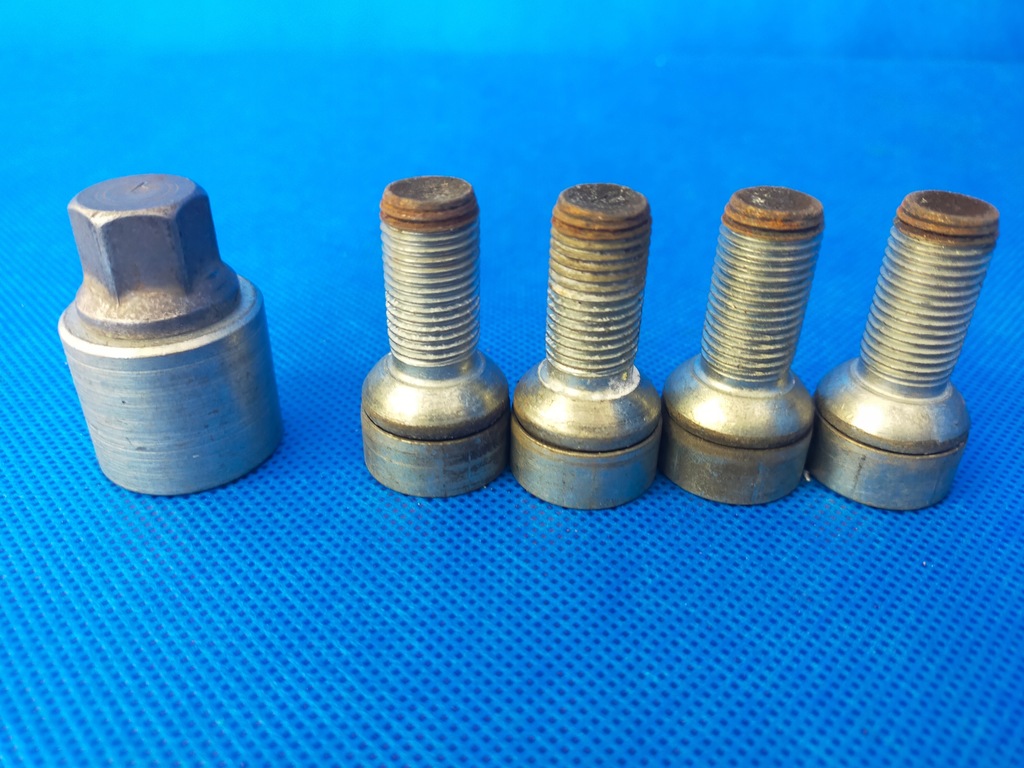 фото №7, Kia sportage iii болти захисні колеса 2012r