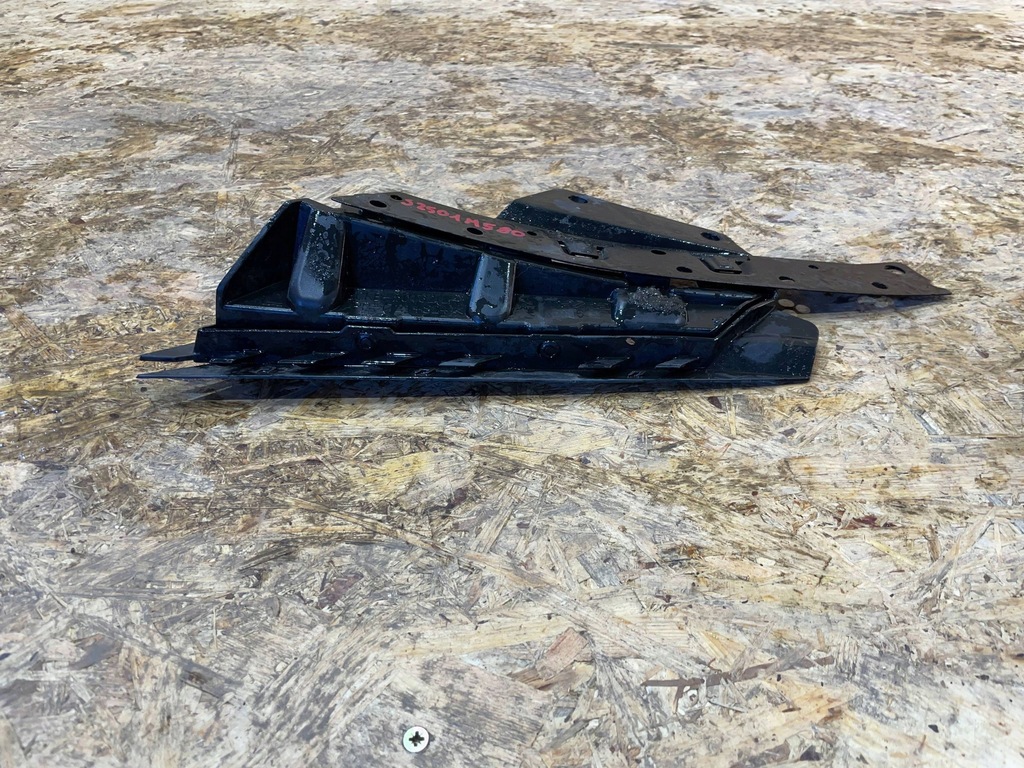 фото №8, Mazda 3 bp iv 4 19- кронштейн кронштейн направляющая левый козырёк noska бампера перед