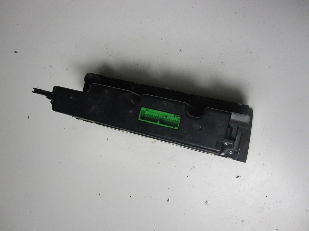 фото №8, Панель кондиционера volvo v40 98r