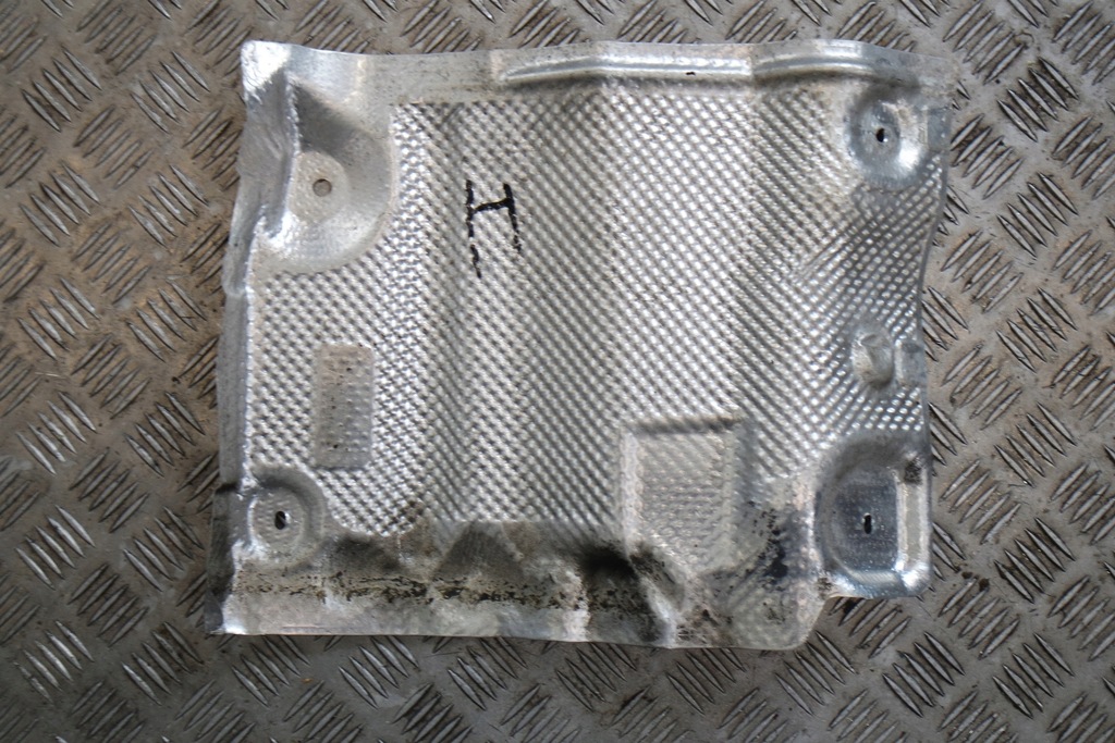 фото №1, Mercedes-benz оригинальный номер a 2126823471 изоляция защита тепловая