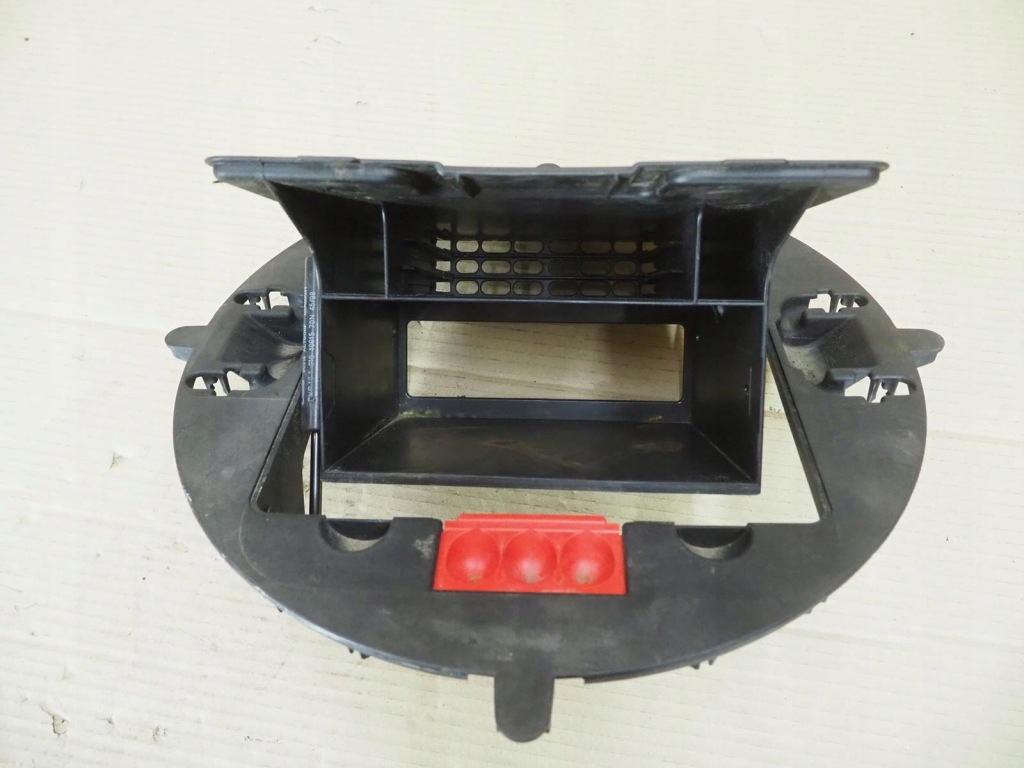 Mercedes бардачок корзина навігації 2025456640 Зі Шроту