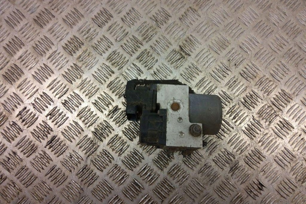 фото №10, Насос abs toyota corolla verso _e12_ 8954102030 2.0l дизель 2004