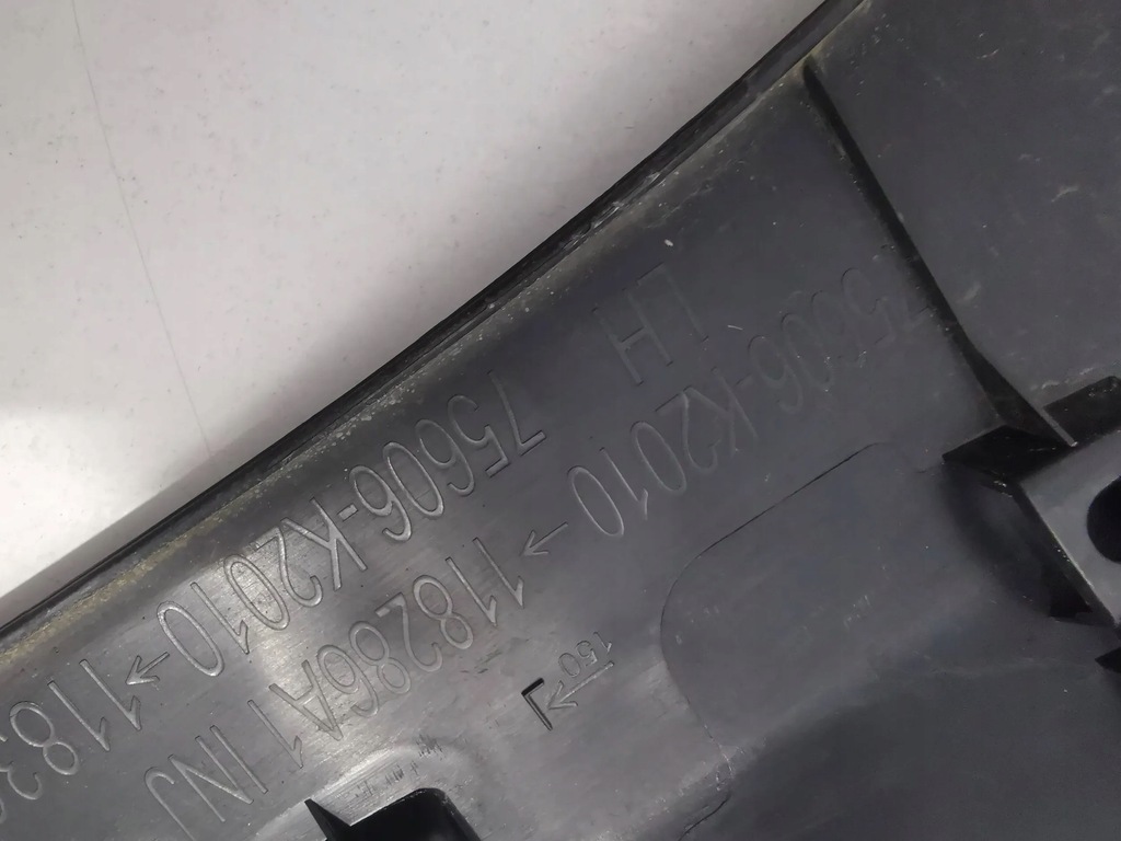 фото №5, Молдинг na крила toyota yaris cross 20- задня лівий ładna oryg !!!