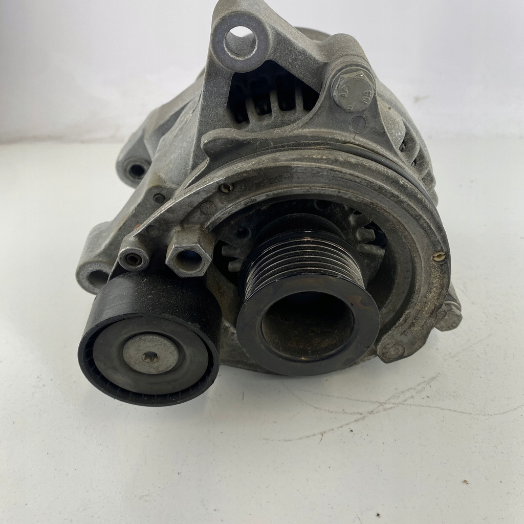 фото №1, Генератор + натяжитель ремень bmw f39 f40 f44 m135ix x2 mini 2021r