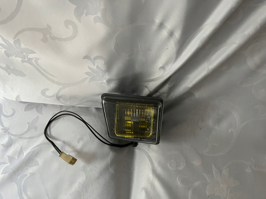 Протитуманна фара правий жовтий fiat uno turbo 1989-oryginał Недорого