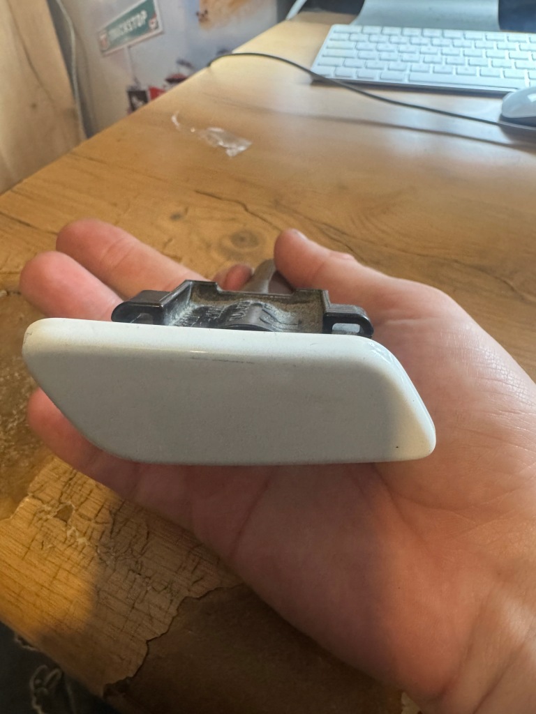 фото №2, Toyota rav4 rav-4 15-18 омыватель лампы оригинал правый