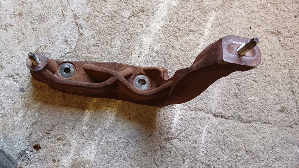 фото №1, Renault arkana 1.3 tce кронштейн кронштейн 208172711r