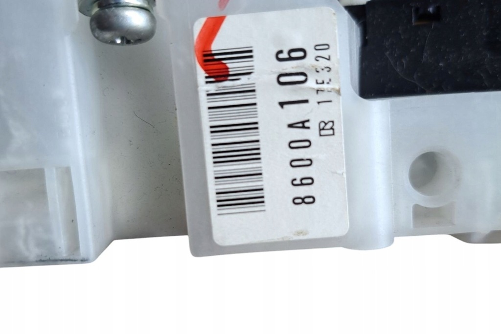 фото №1, Переключатели mitsubishi grandis na_w 8600a106 2006