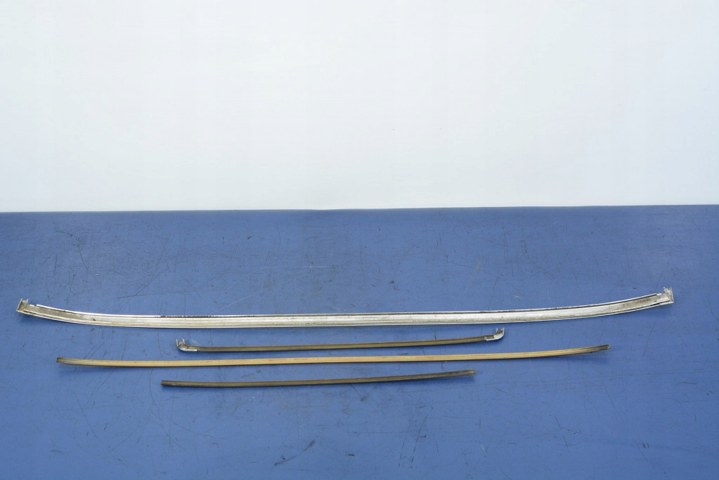 Bmw 5 e12 e28 накладки декоративні скло задній в Україні