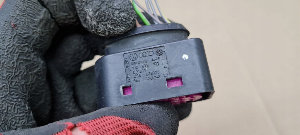 фото №8, Q5 8r штекер лампы перед передняя 1j0973737 a4 b8 a5 a7 4g a5