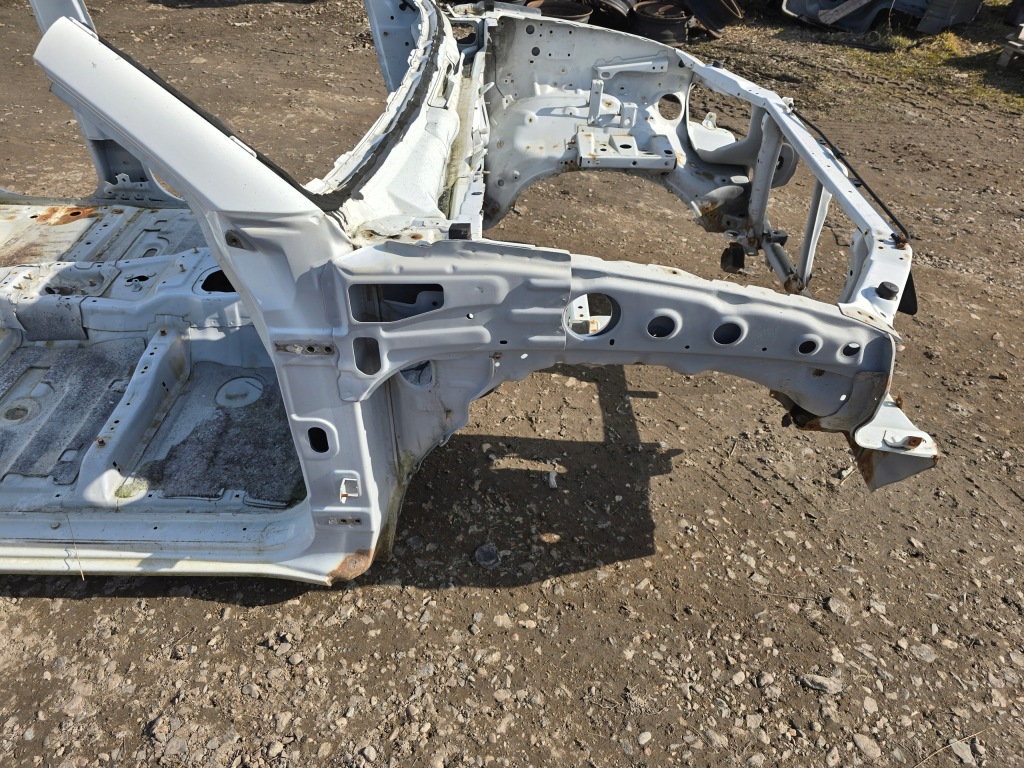 фото №1, Mitsubishi l200 чверть перед передня права 15r.