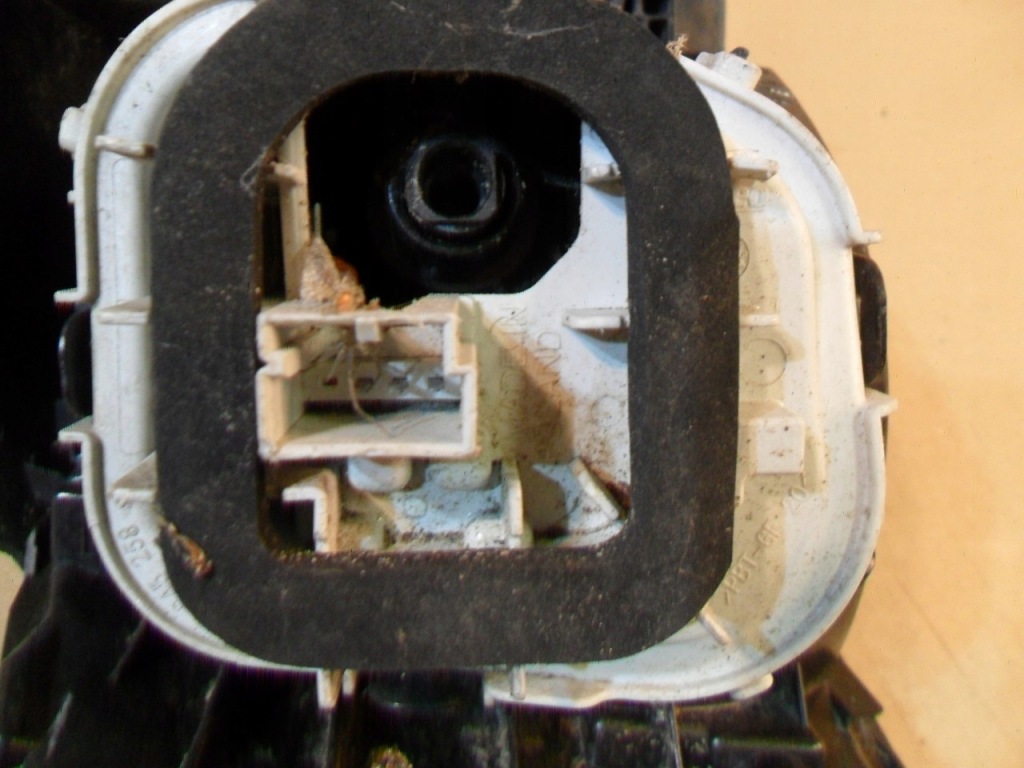 фото №13, Vw golf sportsvan лампа правый задняя 510945096p