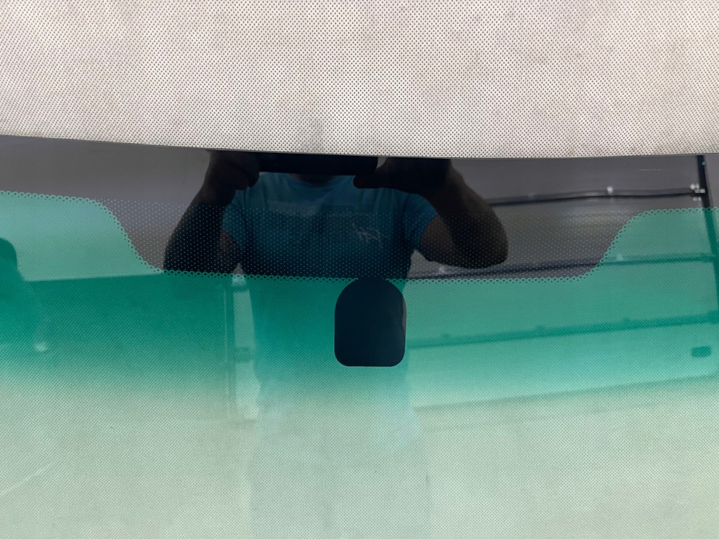 фото №2, Mitsubishi lancer / cedia скло передня 2000-2007