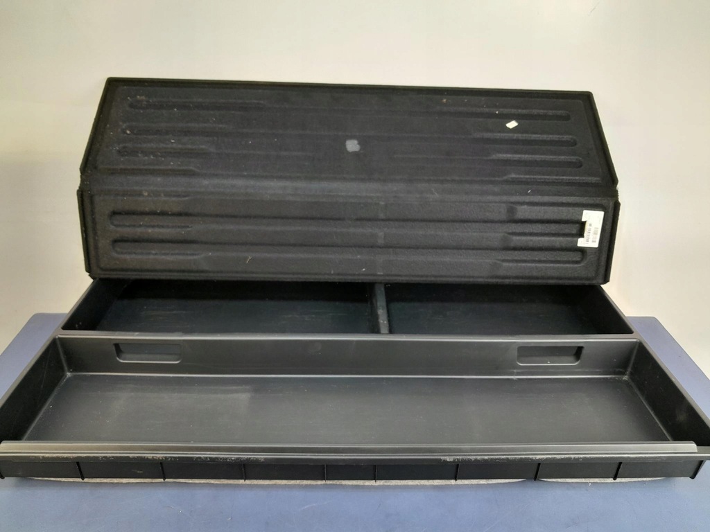 фото №8, Hyundai i30 ii kombi обшивка бардачок багажника