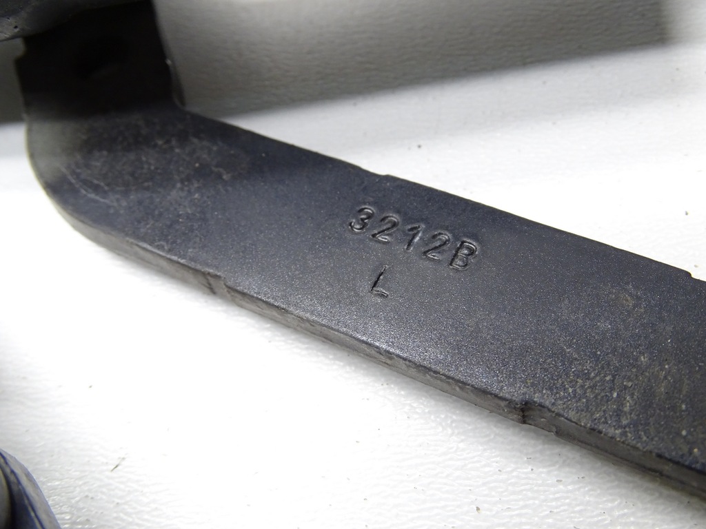 фото №10, Петля петли капот комплект правый левый 139896 bmw f20 f21 f31 f30