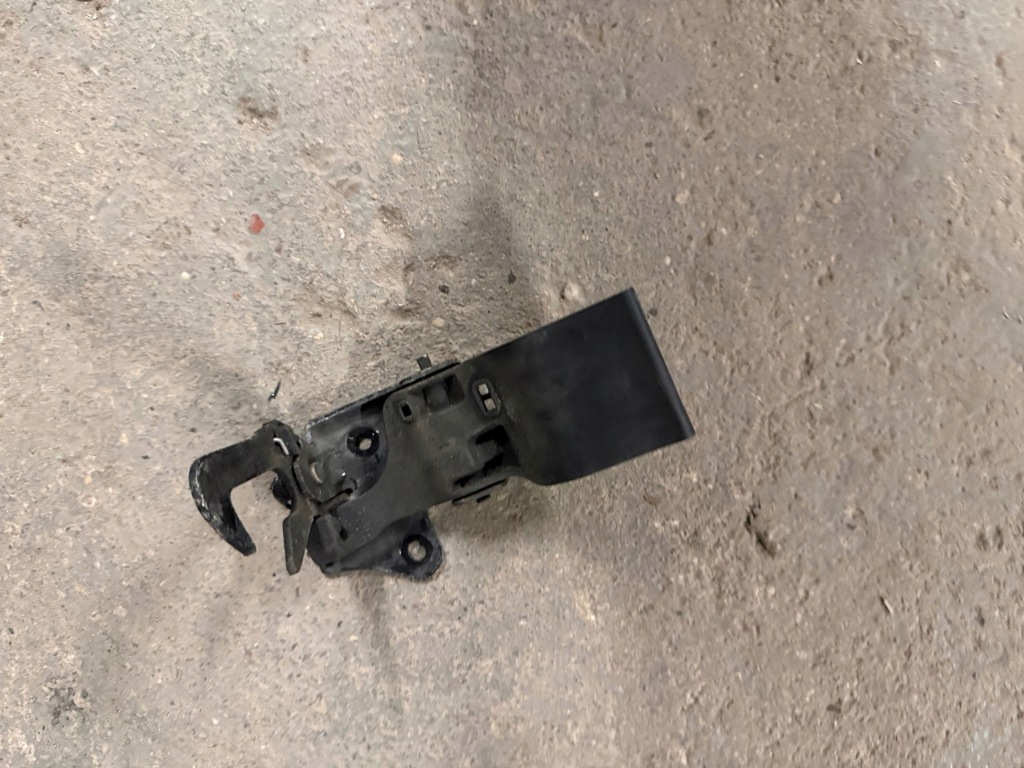 Купить Audi a1 8x замок засов капот 8x0823480a