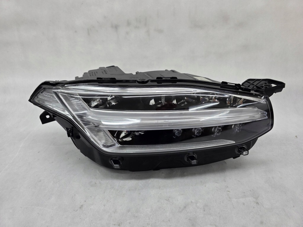 Купить Volvo xc90 2 2 рестайлинг  фара правый  передняя перед full led европа 32342483