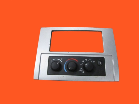 фото №1, Dodge dakota iii ram 2007 панель кондиціонера + рамка