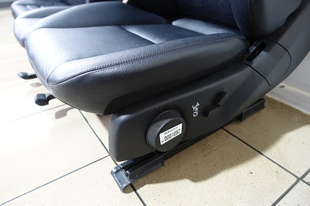 фото №11, Mercedes w204 сиденья обивка сиденье кожа c-klasa sedan