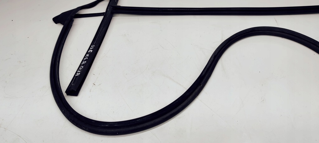 фото №5, Прокладка двері ліва audi a5 coupe 8t0837911d