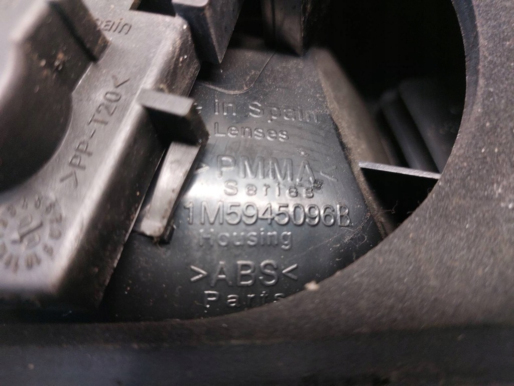 фото №10, Накладка крышки лампы seat toledo ii 1m5945225d 1m5945096b 1m5945095b