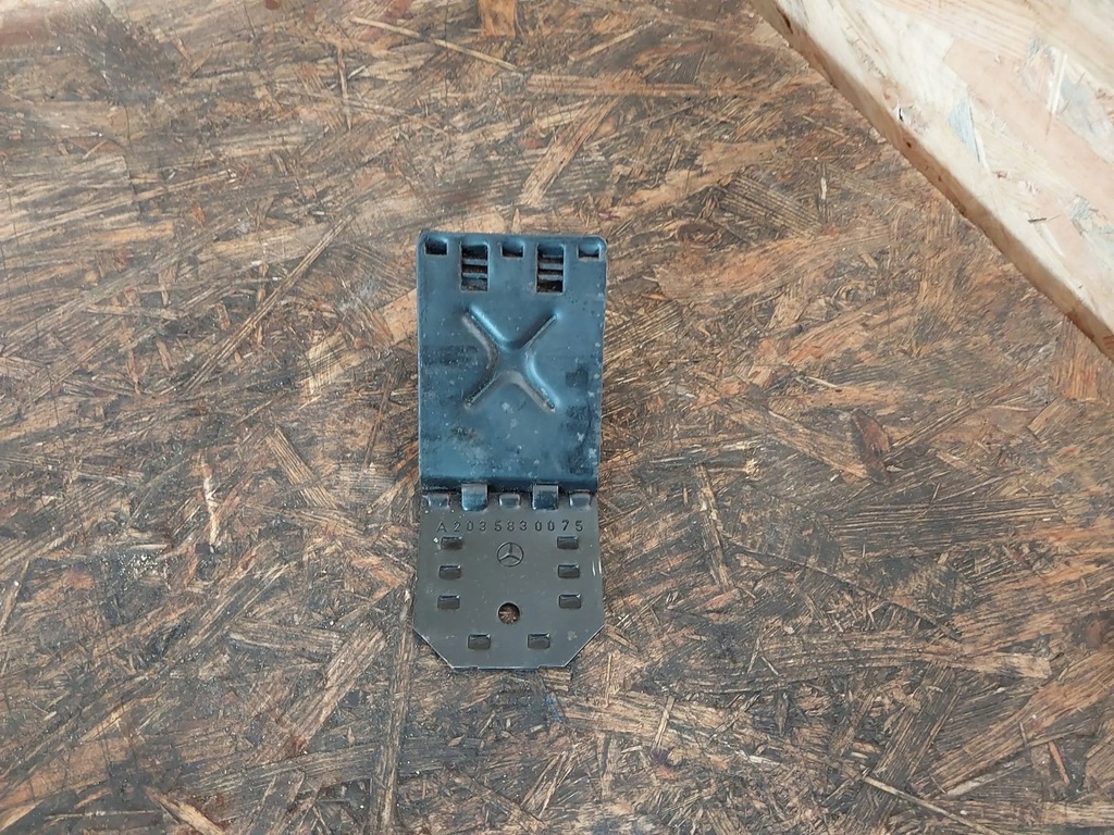 фото №7, Шпонка pod колесо mercedes w203 a2035830075