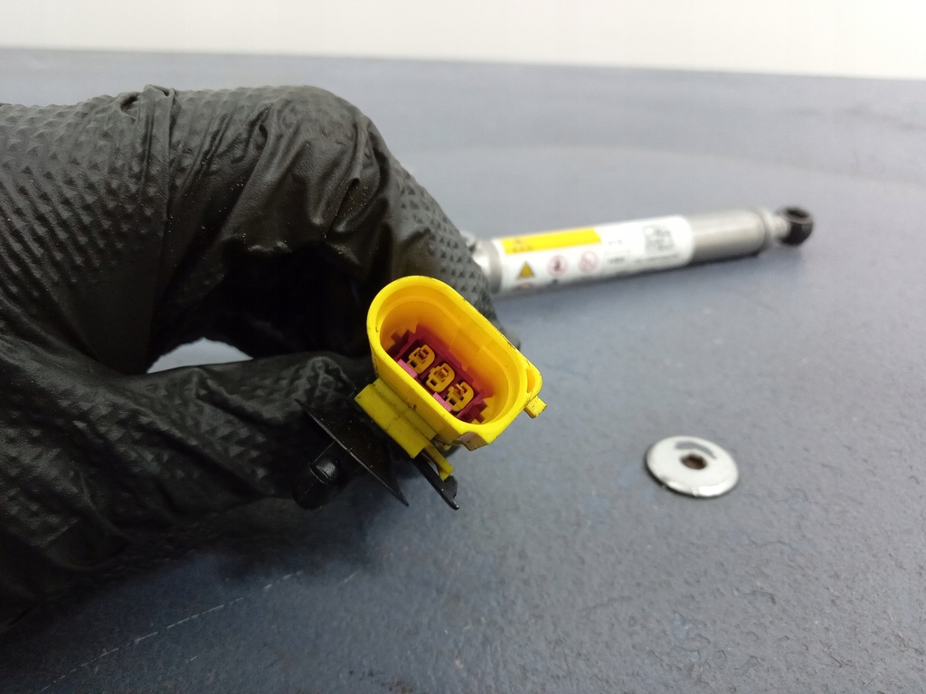 фото №6, Audi q7 ii 4m патрон актуатор капот 4m0823823d