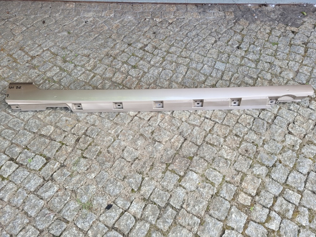 Купити Поріг накладка поріг права vw passat b8 3g0853858f